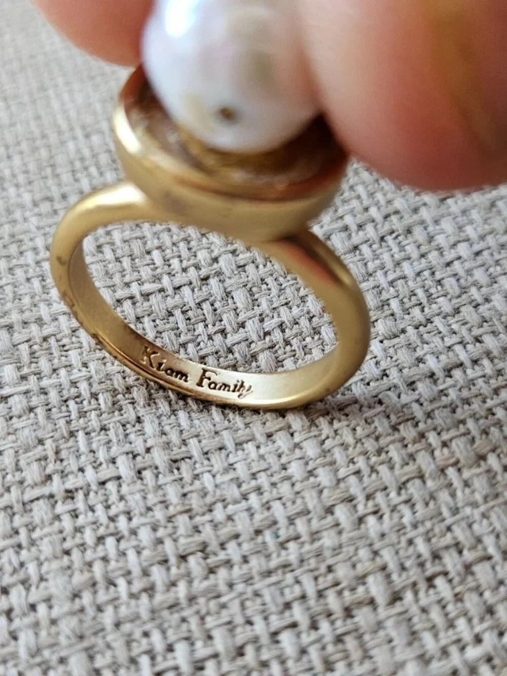 Vintage Kiam Family Ring Gold Tone Fashion Jewelry Faux Pearl Size